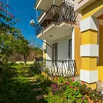 Bluey Calis Beach House