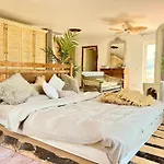 Villa Storm - Very Stylish Villa W/Pool & Garden In Gocek Hills