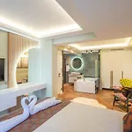 Fethiye Merkezde Jakuzili Lueks Daire - Ocekhomes Meva