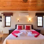Fethiye Kayakoey\'De Oezel Havuzlu Muhafazakar Villa Kaya Konak