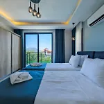 Villa Lotus/ Oeluedeniz Isitmali Kapali Havuzlu