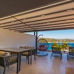 Nakas Suites