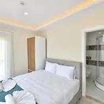 Lamira Apart Holiday&Guest House