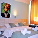 Native Hotel