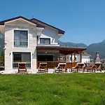 Perfect Peaceful Villa In Oeluedeniz