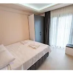 Royal Luxury Suites Homes