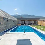 Villa Rose Stone
