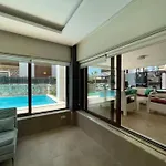 Villa Ela Goecek\'Te Oezel Havuzlu Luex Villa