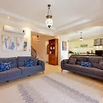 Villa Arokarya
