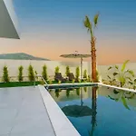 Seashell House - Private, Luxury, Pool, Sauna
