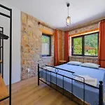 Villa Kizilbella 2, Lueks Havuzlu Korunakli Tas Villa