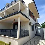 Villa Derinege