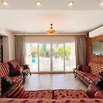 Center Villa