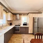 Center Villa