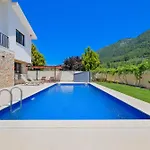 Villa Kizilbella 1, Lueks Havuzlu Korunakli Tas Villa