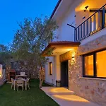Villa Kizilbella 1, Lueks Havuzlu Korunakli Tas Villa