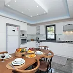 Villa Secil 2