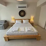 Rue Rooms