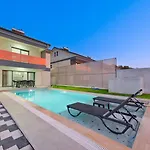 Villa Sea Side 1