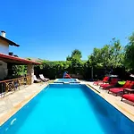Villa Zeka