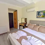 Royalis Boutique Suites By Mykonut