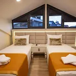 Fethiye Oeluedeniz Ovacik 4 Oda 1 Salon 8 Kisilik Tatil Villasi