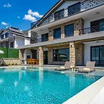 Oludeniz 4 Bedroom Villa - 9318