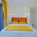 Villa Mera 1