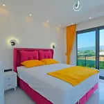 Villa Mera 1