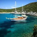 Min 1 Month Fethiye Calis Beach Apartment In Seafront Estate