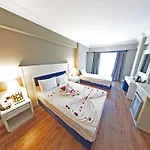 Mara Palas Hotel