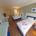 Mara Palas Hotel