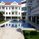 Malahit Exclusive City Hotel