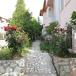 Manolya Apart Oeluedeniz