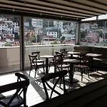 Sakura Suit Hostel