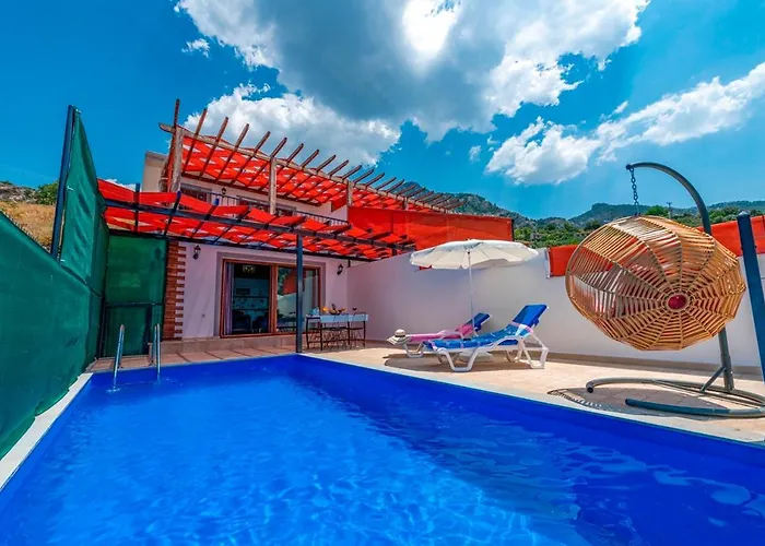 Villa Vera Faralya Kirme Deniz Manzarali Korunakli Balayi Villasi