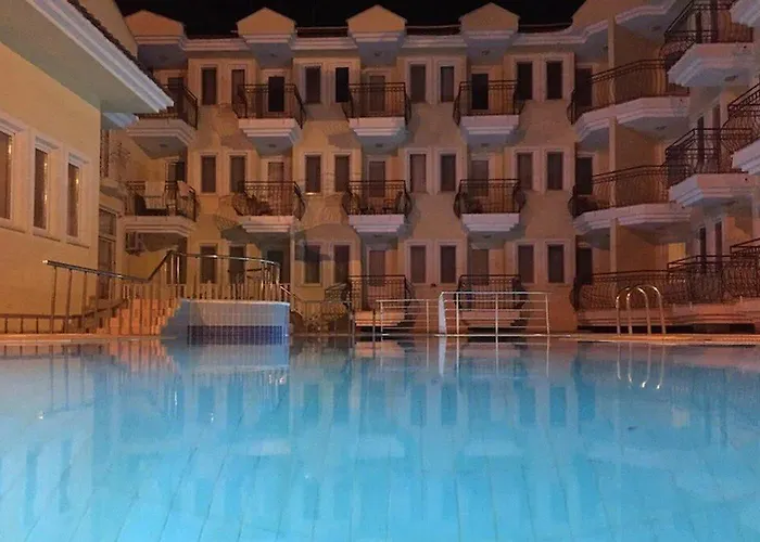Verde Port Hotel