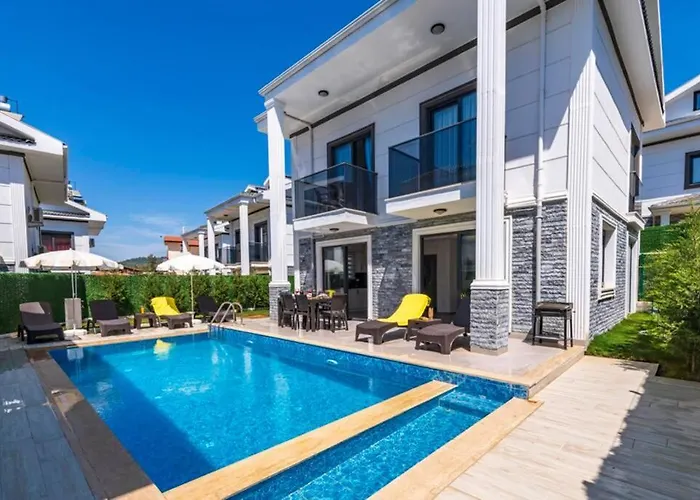 Violet - 4 Bedroom Holiday Villa In Oeluedeniz