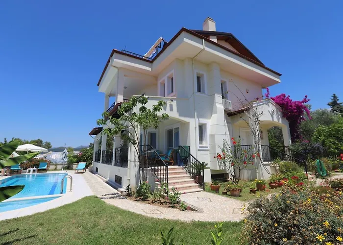 Villa Ruya With Swimming Pool & Stunning Sea Views