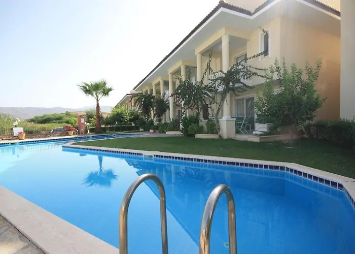 Nearby The Sea With Pool Triplex Villa