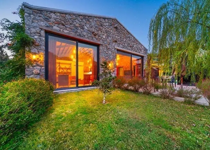 Reddoors Villa