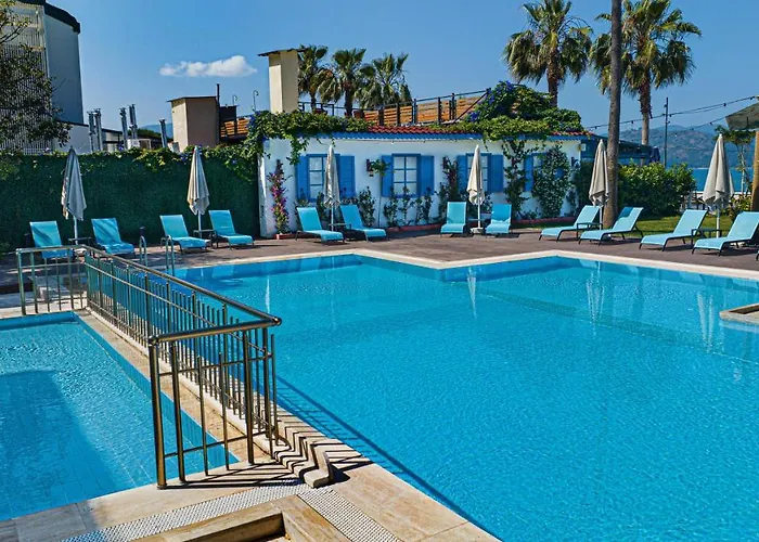 Uras Beach Hotel