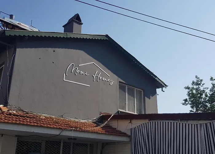 Moni Homes