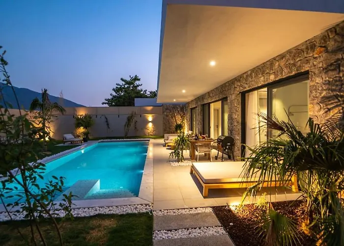Viohouses 5- Luxury Private Korunakli Oezel Havuzlu