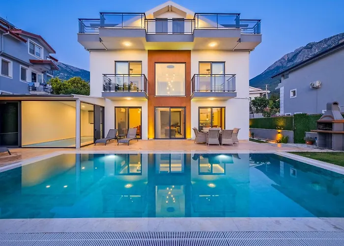 Villa Lotus/ Oeluedeniz Isitmali Kapali Havuzlu