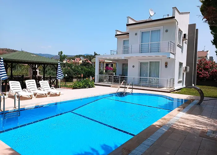 Lighthouse Tulip Villas