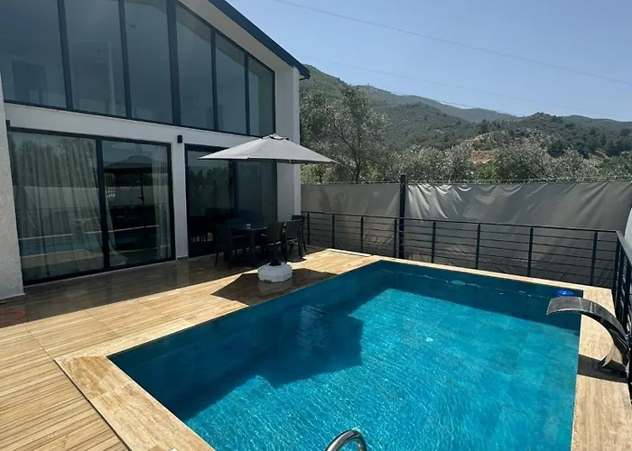 Doga Icerisinde Luks Villa