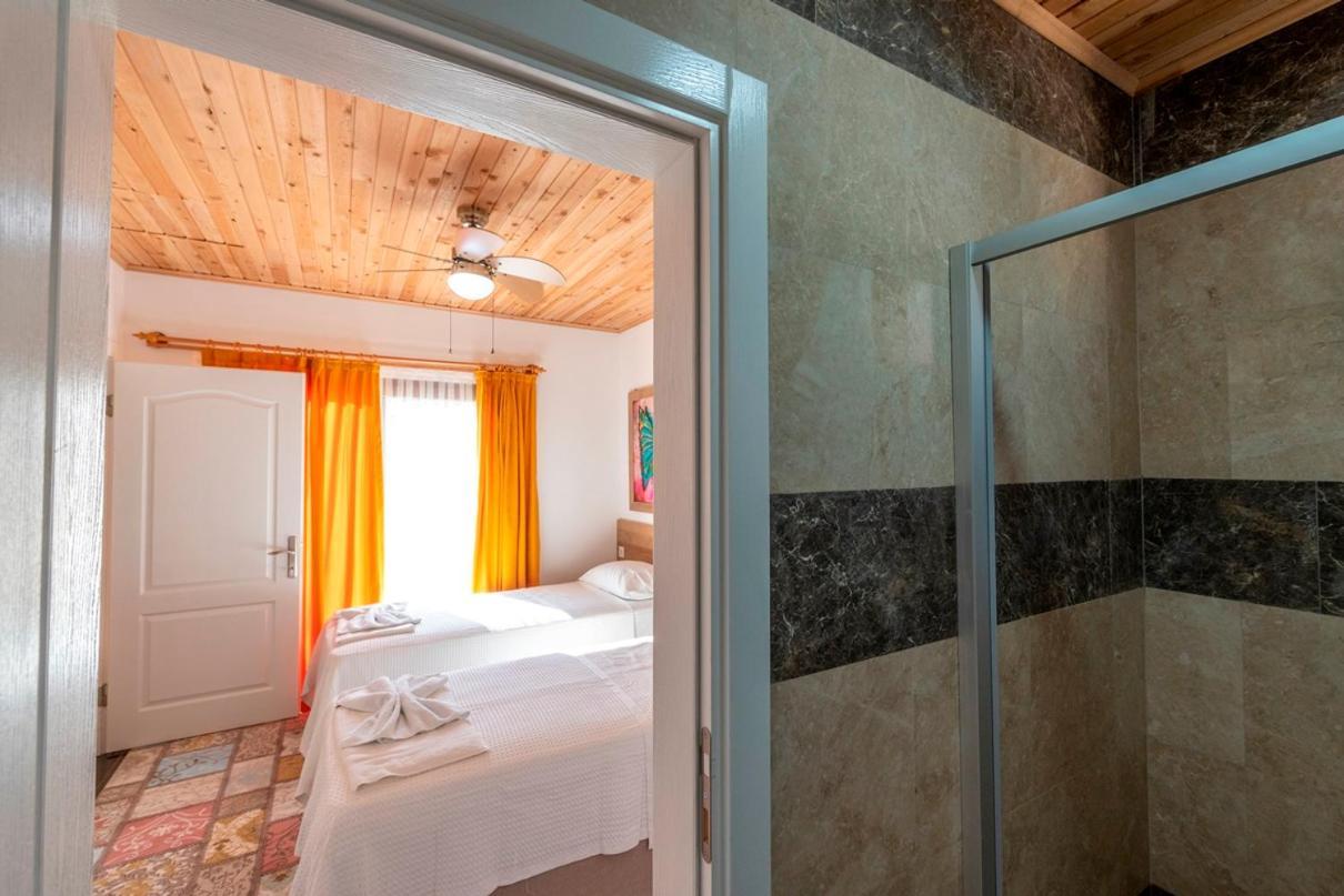 Villa Vera Faralya Kirme Deniz Manzarali Korunakli Balayi Villasi Fethiye
