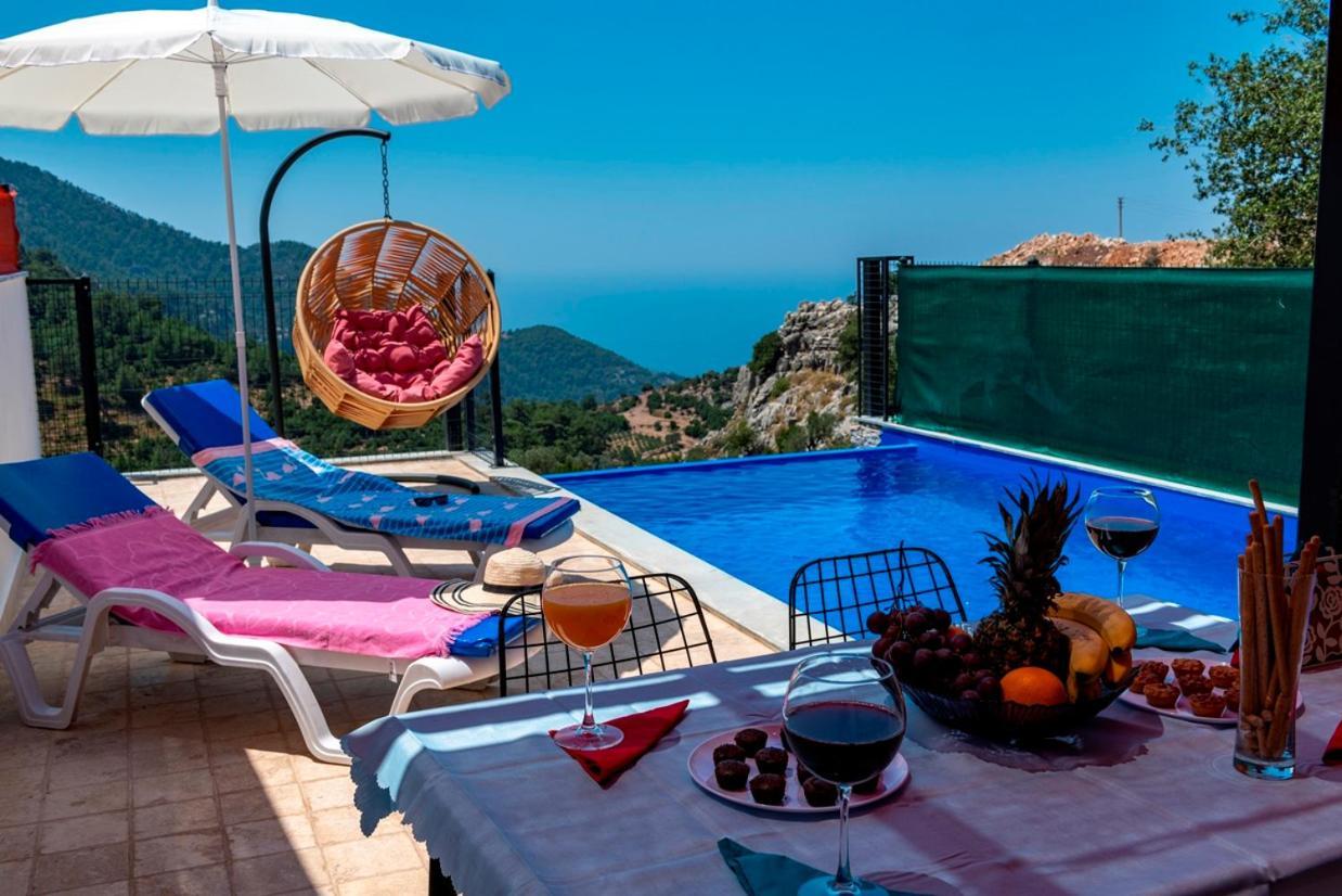Villa Vera Faralya Kirme Deniz Manzarali Korunakli Balayi Villasi *