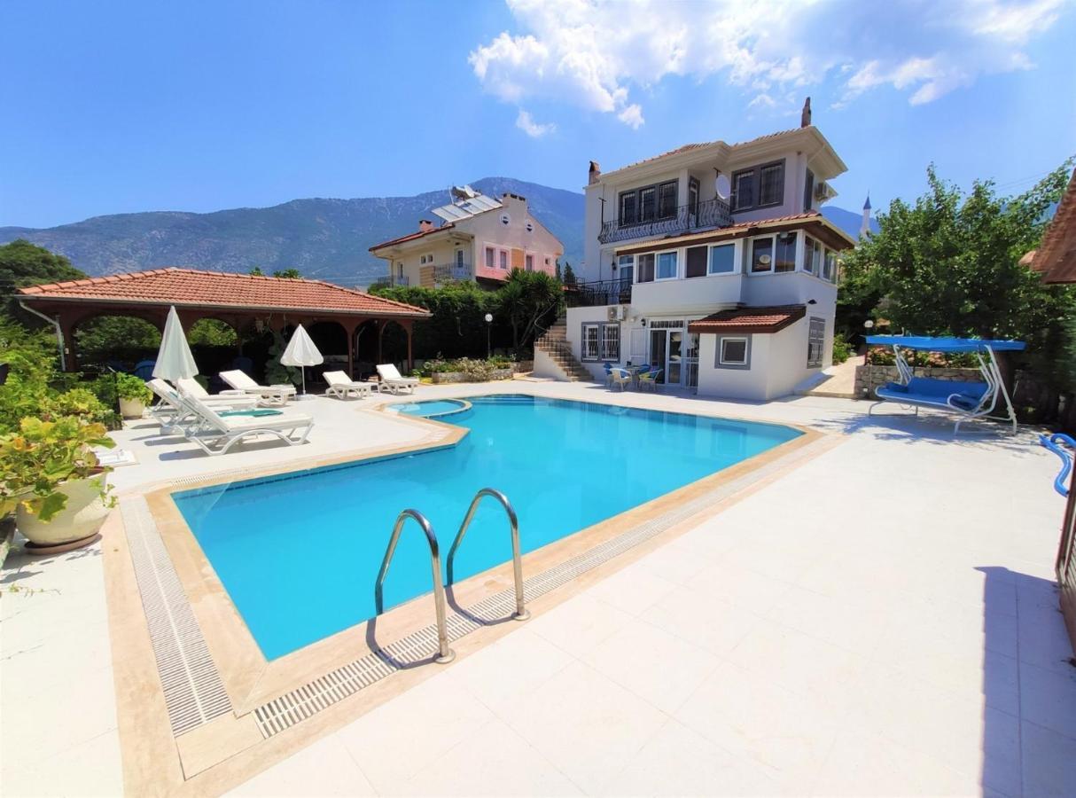 Lorraine By Solo At Hisaronu
